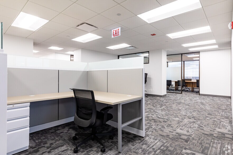 More Photos Of 1415 W 22nd St, Oak Brook Unknown For Lease