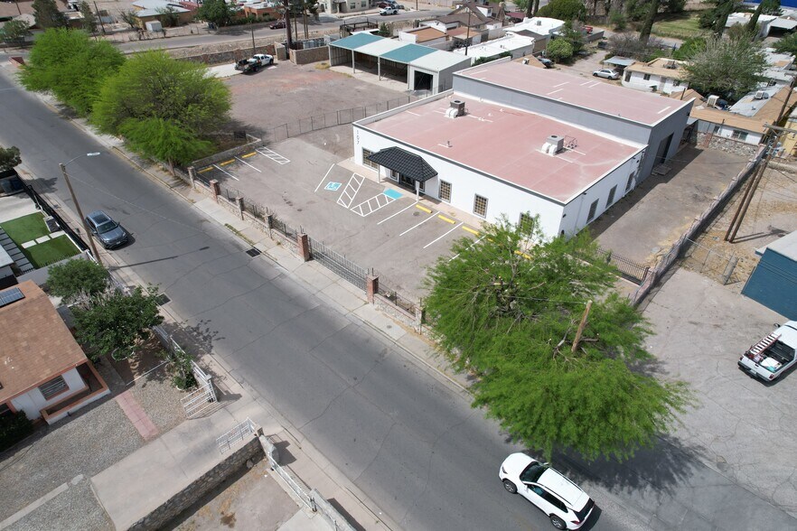 More Photos Of 107 S Ascarate St, El Paso Flex For Sale