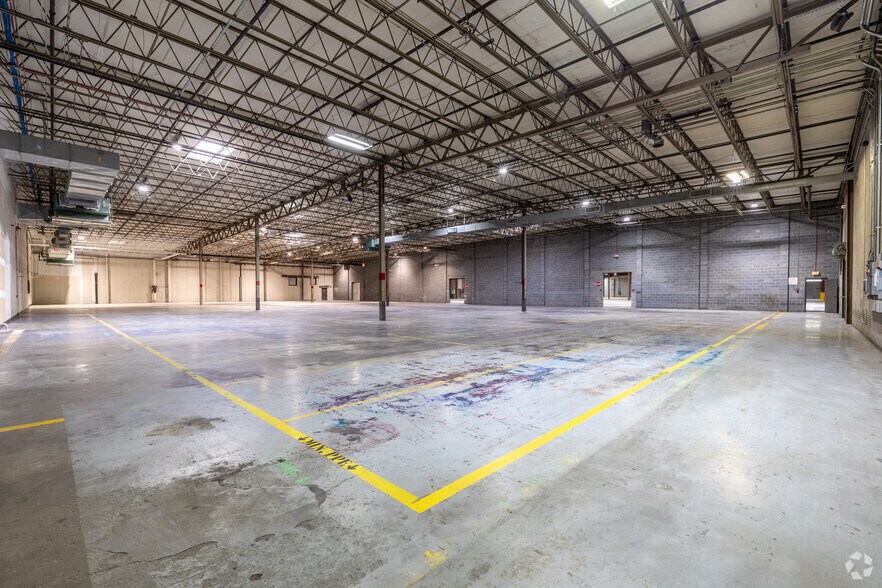 More Photos Of 11707 Steele Creek Rd, Charlotte Manufacturing For Lease