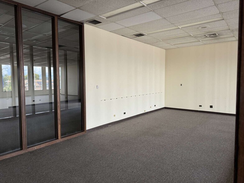 More Photos Of 6400 S Pulaski Rd, Chicago Storefront Retail Office For Lease
