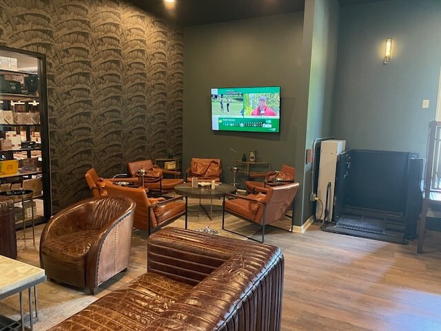 More Photos Of 190 W Main Ave, Gastonia Bar For Lease