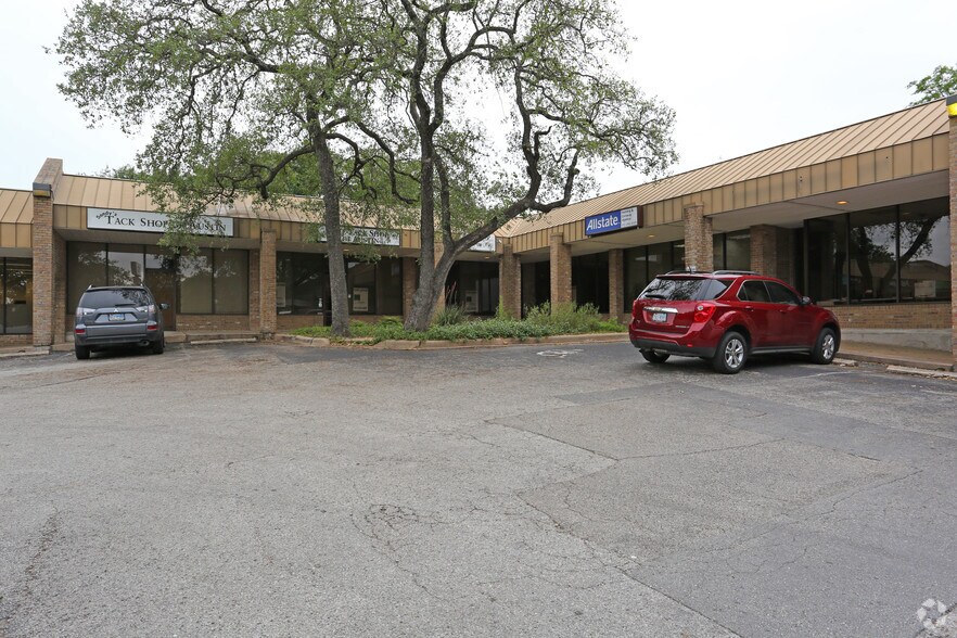 More Photos Of 3435 Greystone Dr, Austin Unknown For Lease