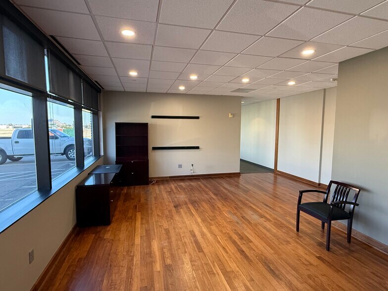 More Photos Of 15900 Dooley Rd, Addison Office For Lease