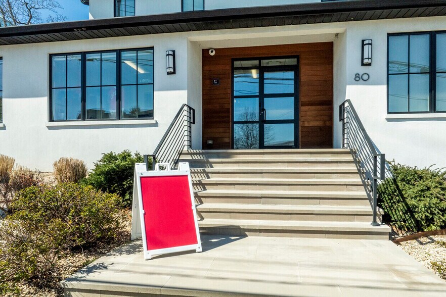 More Photos Of 80 Glen Head Rd, Glen Head Office For Lease