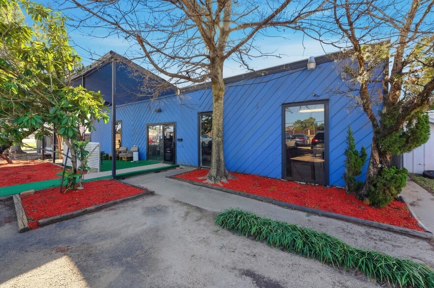 More Photos Of 15831 Highway 105 W, Montgomery Light Manufacturing For Sale