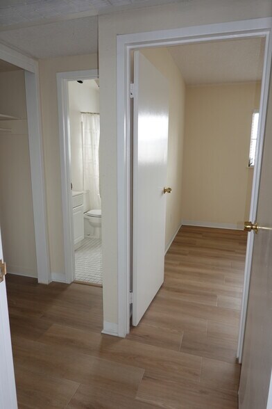 More Photos Of 2887 S Osceola Ave, Orlando Office For Sale