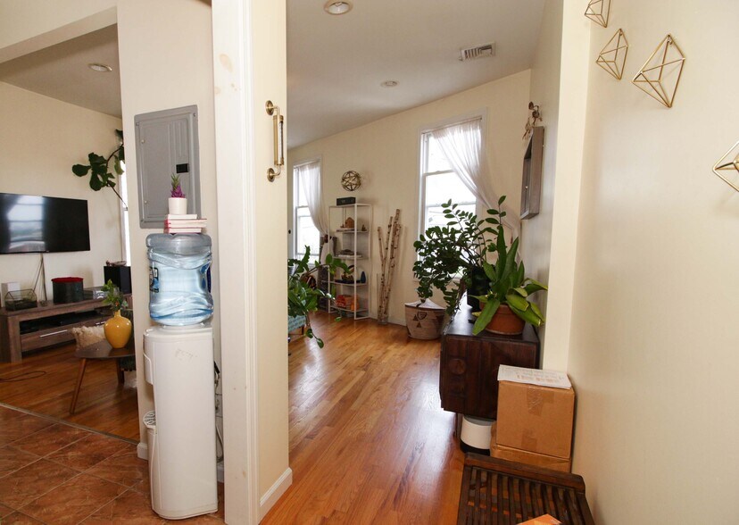 More Photos Of 201 Hackensack Plank Rd, Weehawken Restaurant For Sale