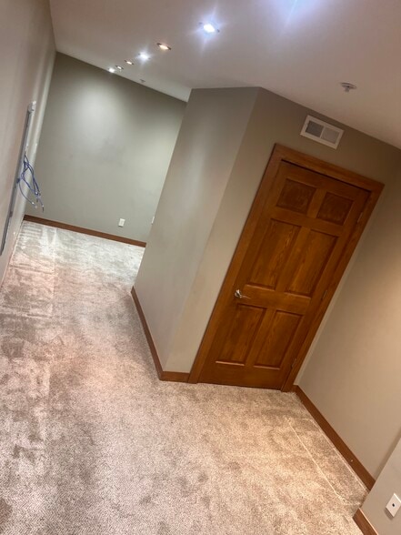 More Photos Of 6500 University Ave, Windsor Heights Apartments For Lease
