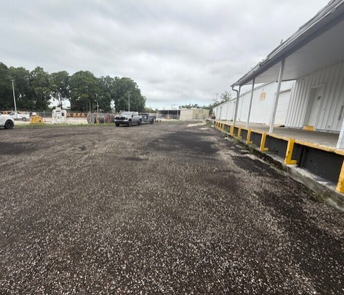 More Photos Of 479 Zoo Pky, Jacksonville Warehouse For Lease