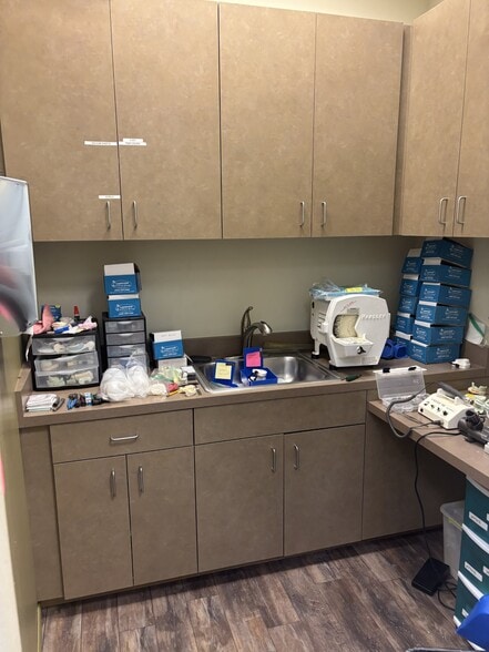 More Photos Of 2525 W Carefree Hwy, Phoenix Medical For Sale