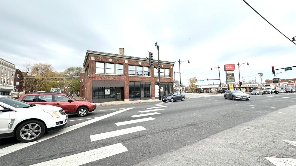 More Photos Of 3300-3314 N Milwaukee Ave, Chicago Storefront Retail Office For Sale