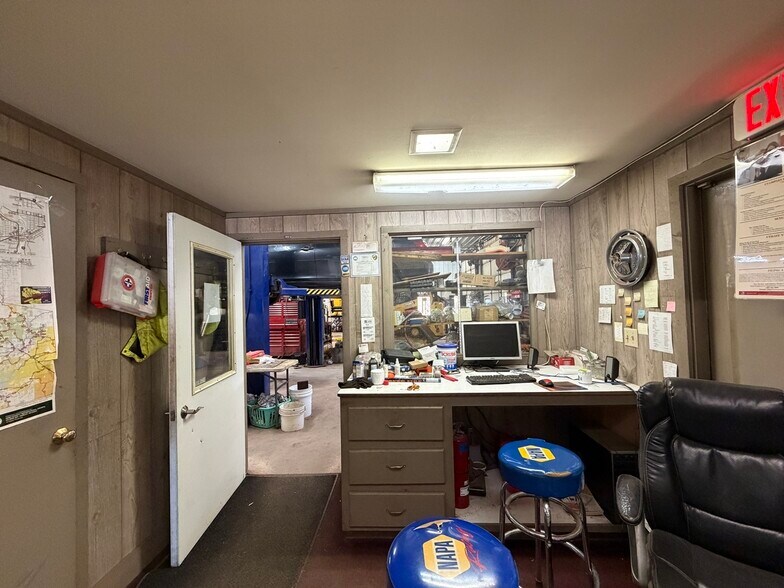 More Photos Of 5235 US-51 Hwy, Mercer General Retail For Sale