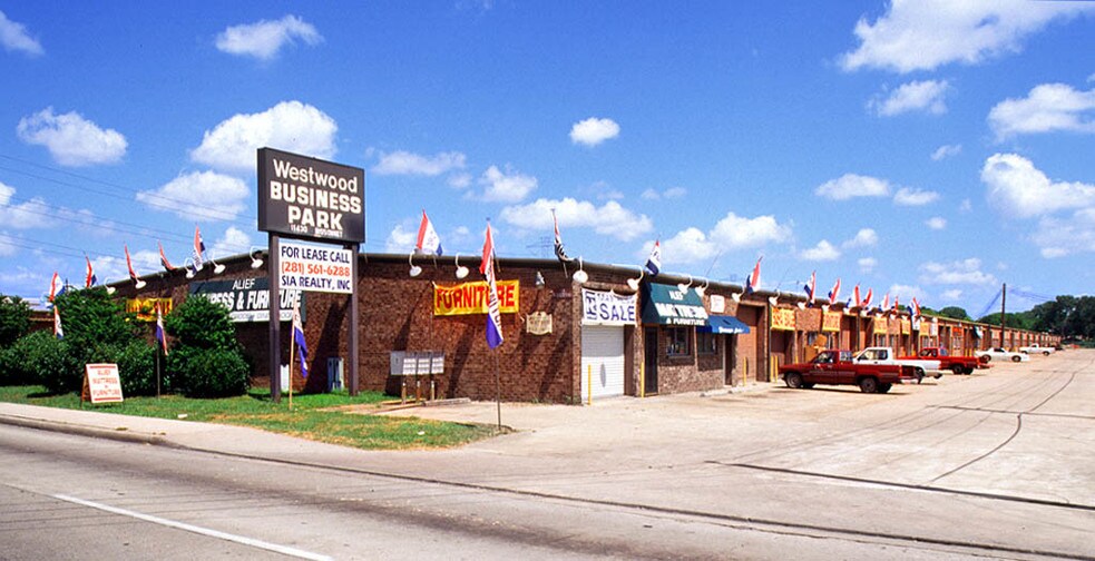 More Photos Of 11430 Bissonnet St, Houston Warehouse For Lease