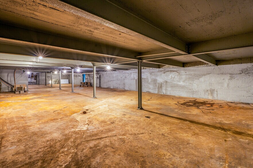 More Photos Of 2820-2824 Bailey Ave, Buffalo Freestanding For Sale