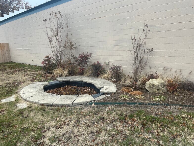 More Photos Of 1603 Main St, Winfield General Retail For Sale