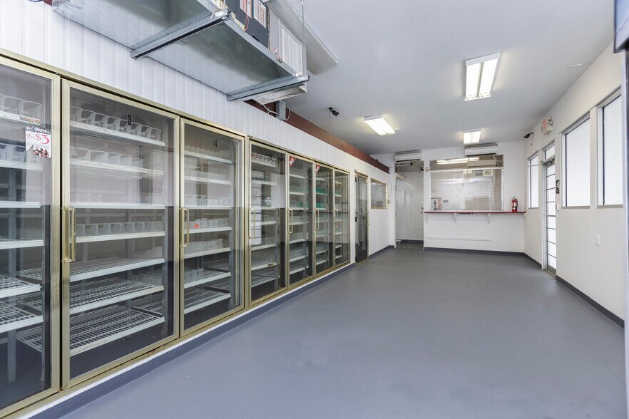 More Photos Of 8016 Arlington Expy, Jacksonville Hotel For Lease