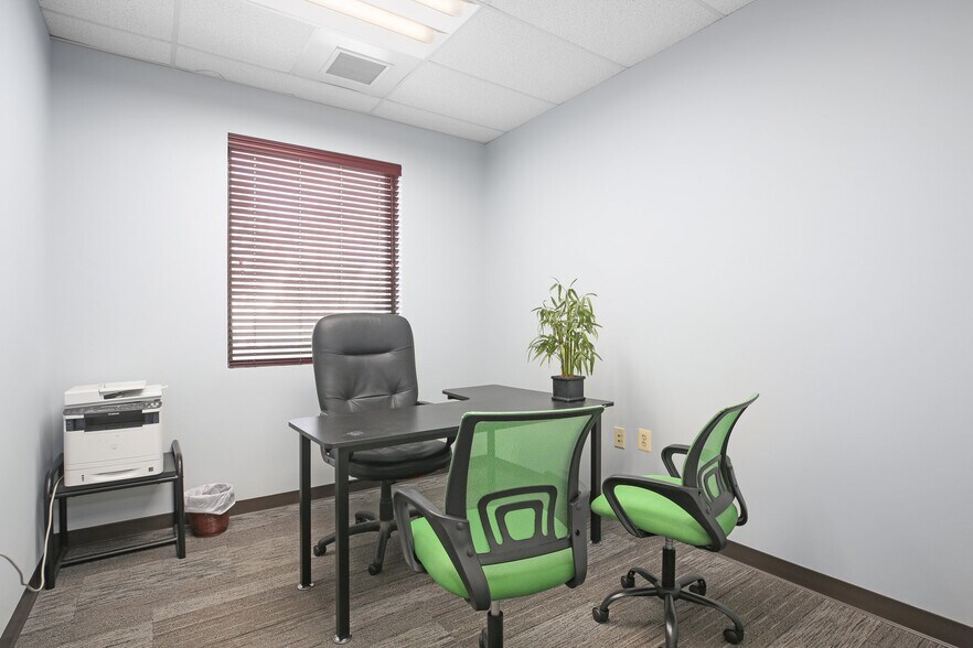 More Photos Of 2050 Gordon W Shelton Blvd, Fredericksburg Office For Lease