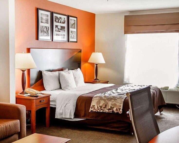 More Photos Of 5200 N Classen Cir, Oklahoma City Hotel For Sale