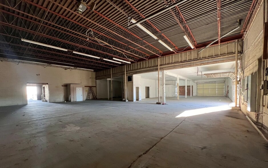 More Photos Of 215 N Western Ave, Oklahoma City Warehouse For Sale