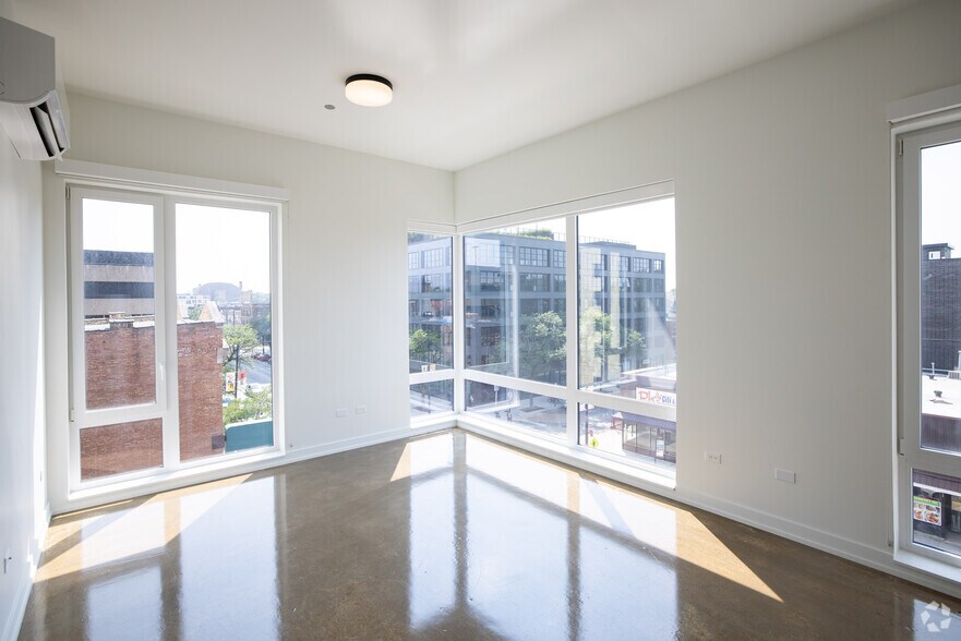 More Photos Of 1135 W Winona St, Chicago Apartments For Lease