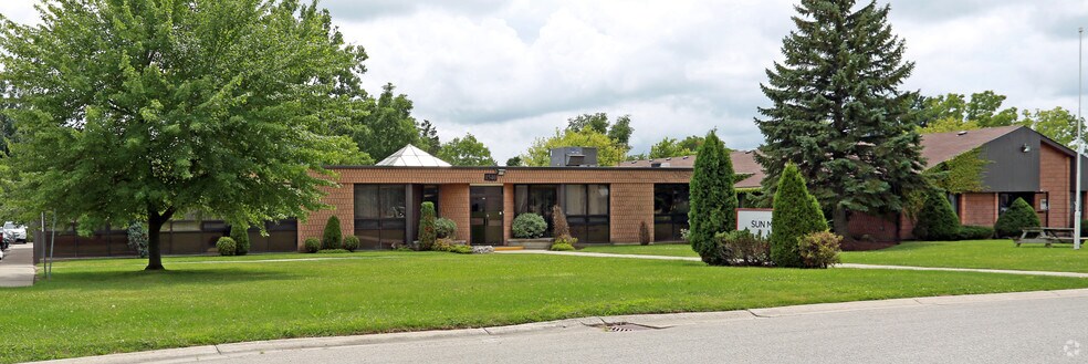 More Photos Of 1540 N Routledge Park, London Office For Lease