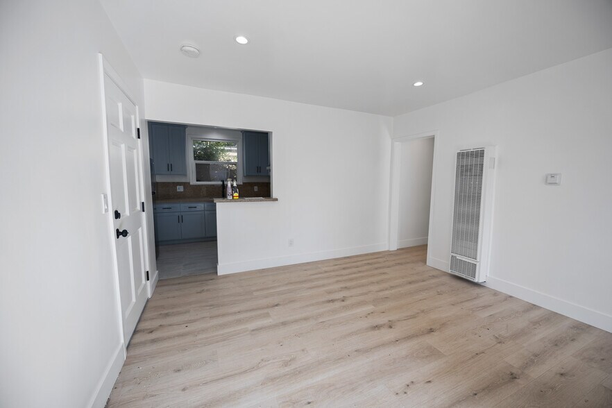 More Photos Of 616 Sunset Ave, Venice Apartments For Sale