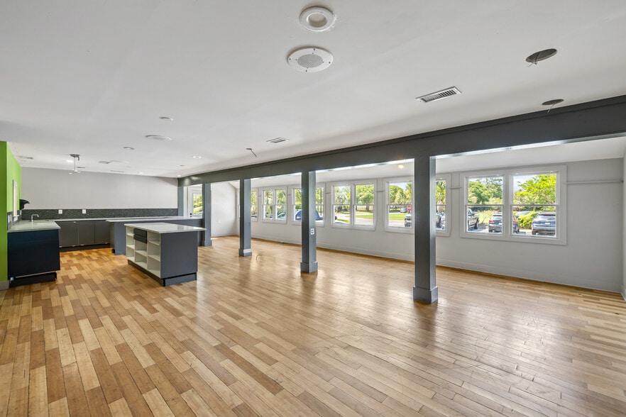 More Photos Of 1001 Landfall Way, Johns Island Storefront Retail Office For Sale