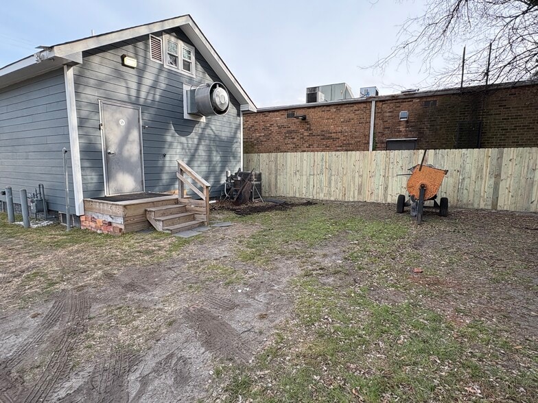 More Photos Of 813 W 39th St, Norfolk Restaurant For Sale