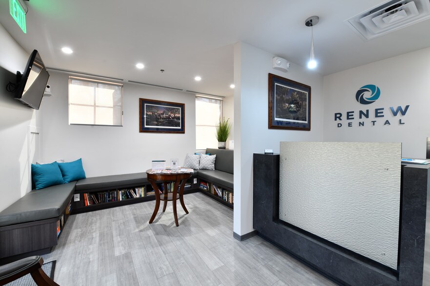 More Photos Of 301 E Bethany Home Rd, Phoenix Office For Sale