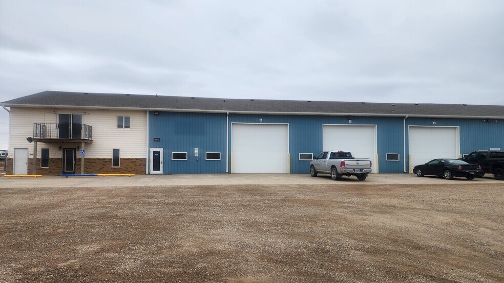More Photos Of 4401 16th Ave W, Williston Warehouse For Lease