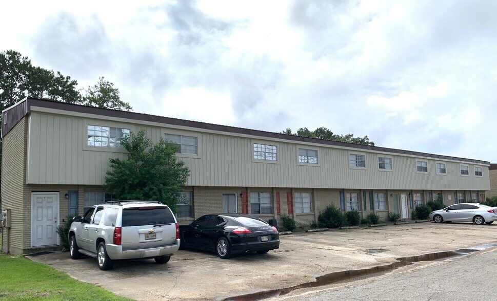 More Photos Of 119 N 35th Ave, Hattiesburg Apartments For Sale