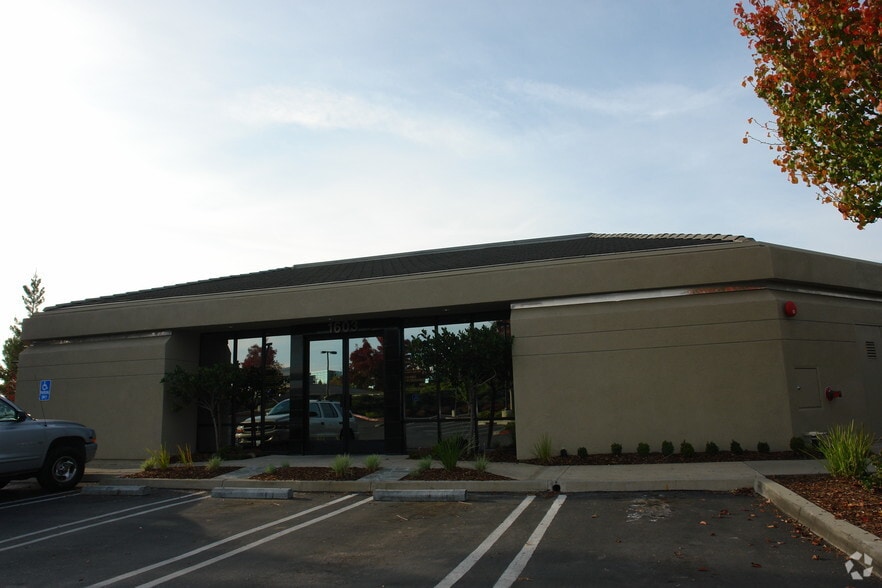 More Photos Of 1603 Eureka Rd, Roseville Medical For Sale