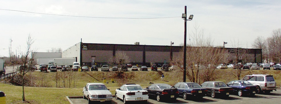 More Photos Of 2001 Lower Rd, Linden Warehouse For Lease
