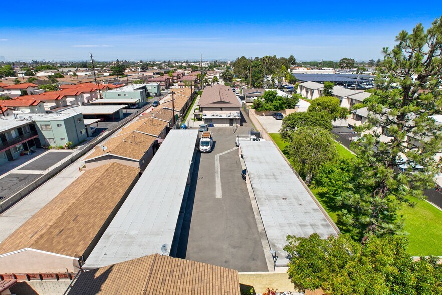 More Photos Of 4502 Elizabeth St, Cudahy Apartments For Sale