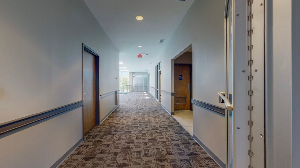 More Photos Of 3 Lear Jet Lane, Latham Medical For Lease