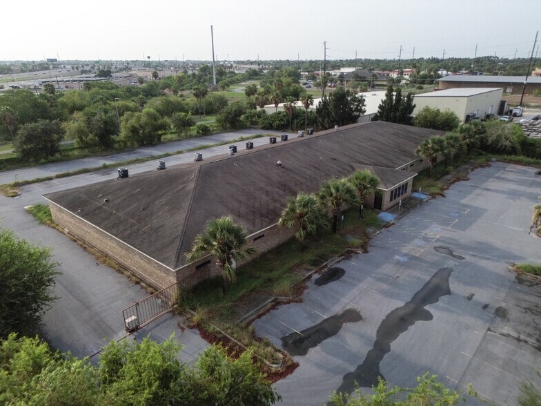 More Photos Of 1060 MacKintosh Dr, Brownsville Office For Sale