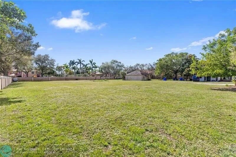 More Photos Of 5830 Liberty St, Hollywood Land For Lease