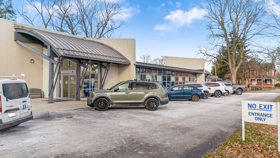 More Photos Of 661 Mahoning Ave NW, Warren Medical For Lease
