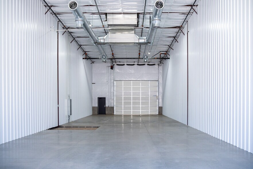 More Photos Of 3912 E 43rd St, Yuma Warehouse For Lease