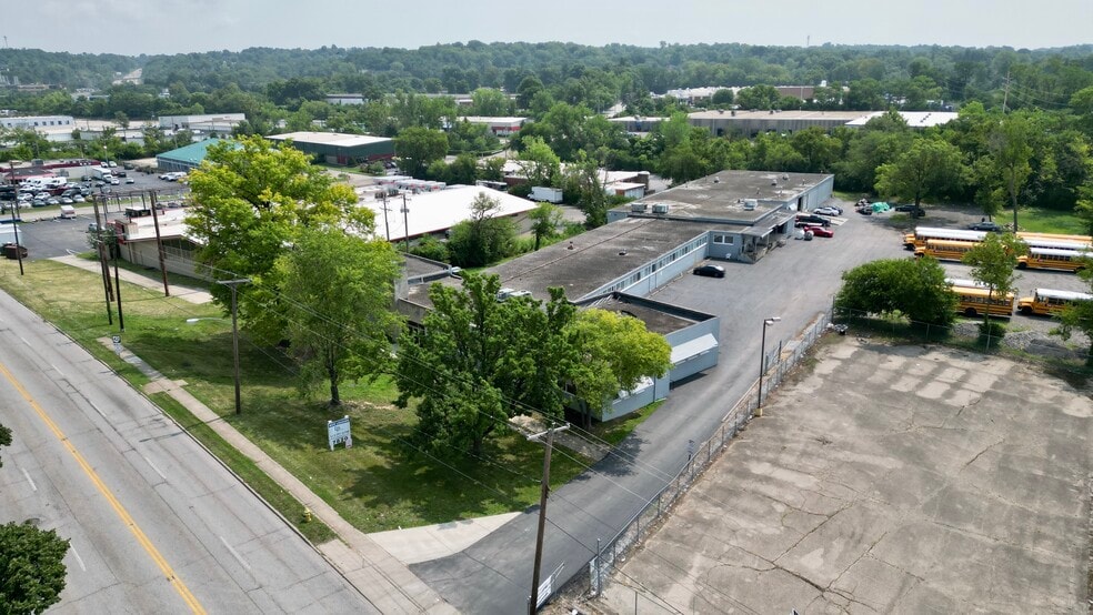 More Photos Of 7820 Reading Rd, Cincinnati Warehouse For Lease