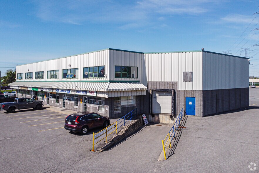 More Photos Of 33 Roydon Pl, Ottawa General Retail For Lease