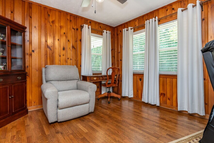 More Photos Of 4270 S Main St, Acworth Office For Sale