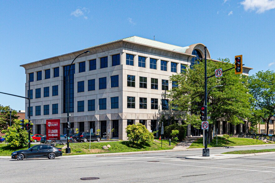 More Photos Of 3773-3777 Boul De La Côte-Vertu, Montréal Office For Lease