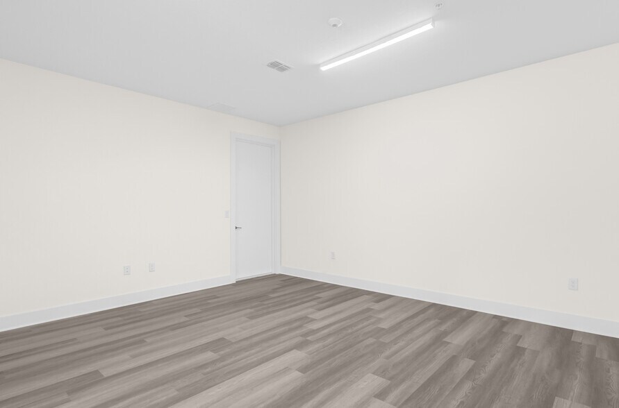 More Photos Of Oviedo On The Park, Oviedo Freestanding For Lease