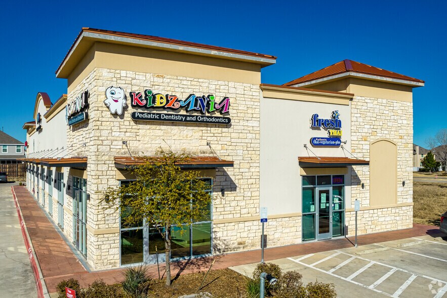 More Photos Of 26785 E University Dr, Aubrey General Retail For Lease