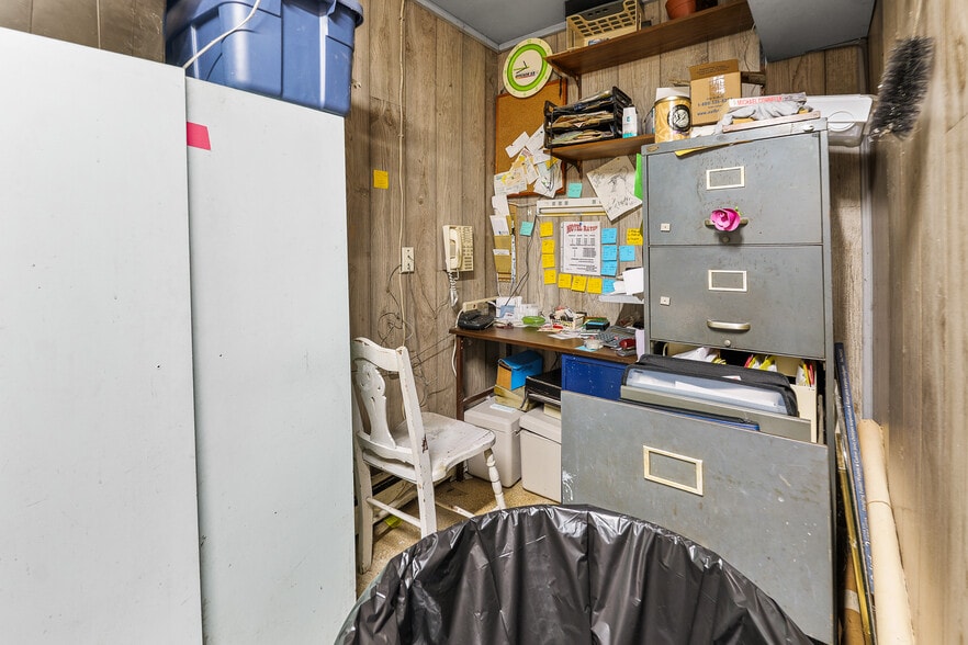 More Photos Of 4991 Arthur Rd, Slinger Hotel For Sale