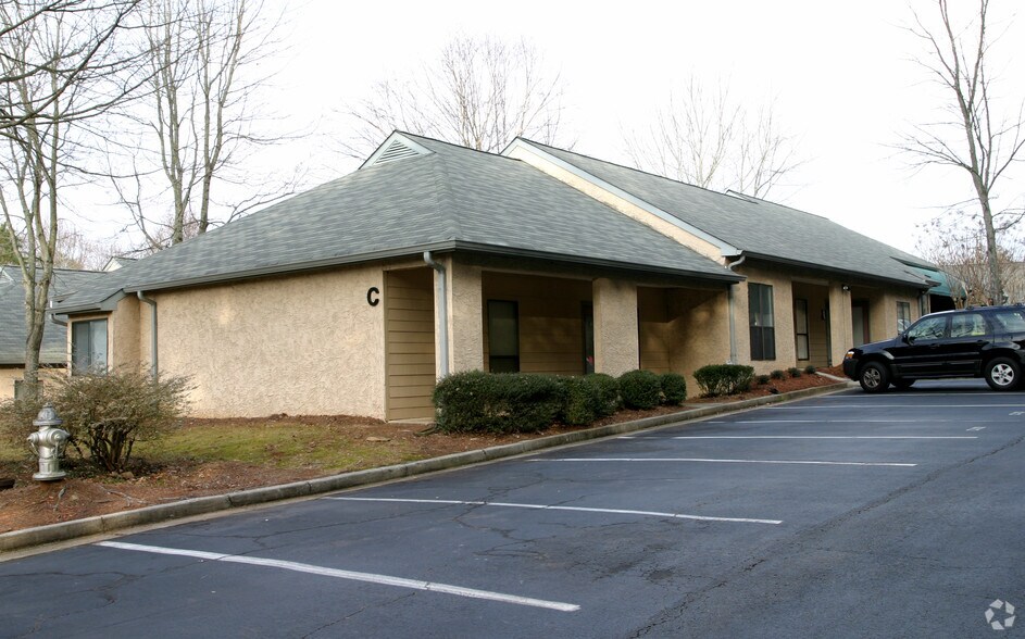 More Photos Of 875 Old Roswell Rd, Suite C-200, Roswell Office For Lease