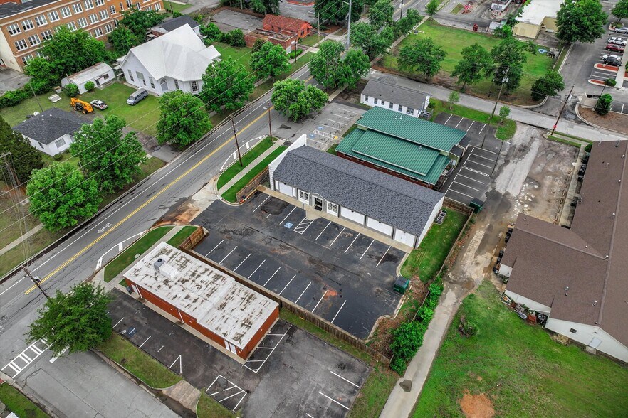 More Photos Of 1010 Druid Park Ave, Augusta Freestanding For Sale