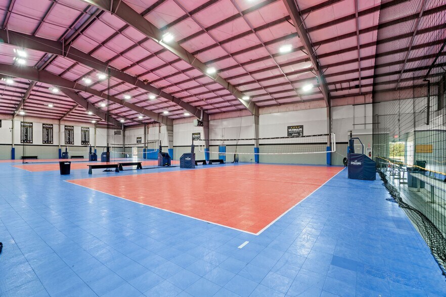 More Photos Of 10850 W Laraway Rd, Frankfort General Retail For Lease