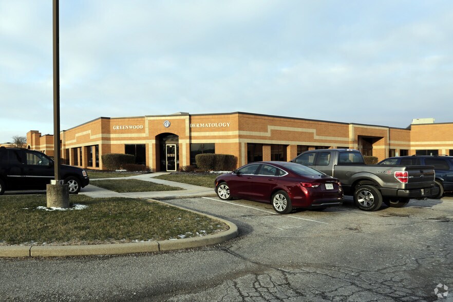 More Photos Of 50-164 S Park Blvd, Greenwood Light Distribution For Lease